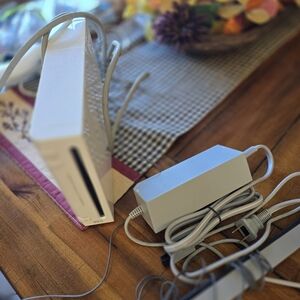 White Gaming Console with Lots Of Games, Accessories And Carry Bag